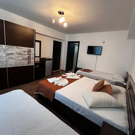 Elegance ゲストハウス 3*