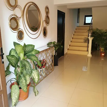 بيت ضيافة Elegance 3*